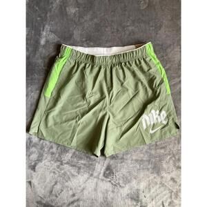 Nike Challenger Dri-Fit 5” Brief Lined Running Shorts Pistachio Green Sz Medium